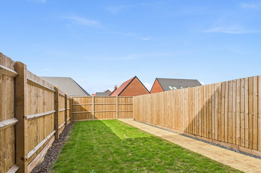 P61 Callendar Rear Garden Pic 1