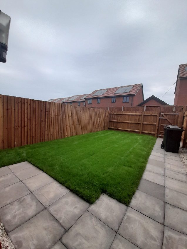 P570 Yew Tree Garden