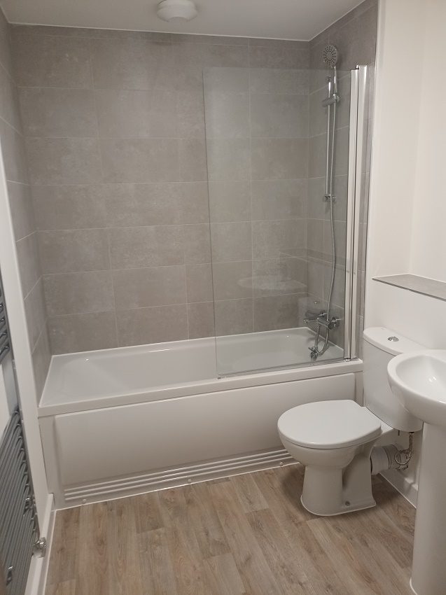 P12 Clarendon Bathroom