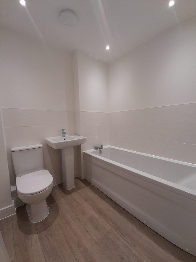 P561 Appledown Bathroom