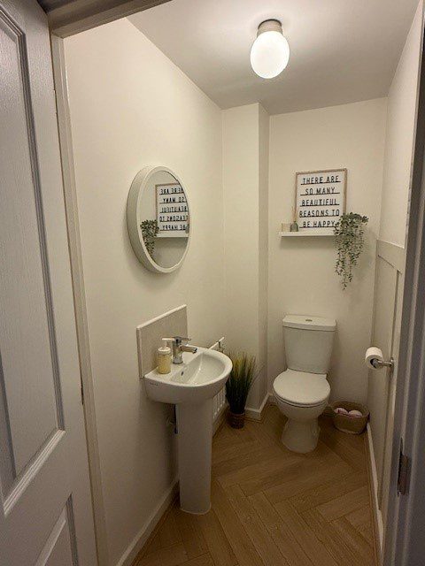 9 Clover Avenue Downstairs Wc