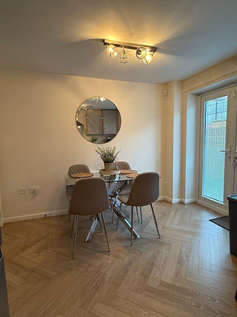 9 Clover Avenue Kitchen Diner