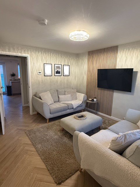 9 Clover Avenue Lounge