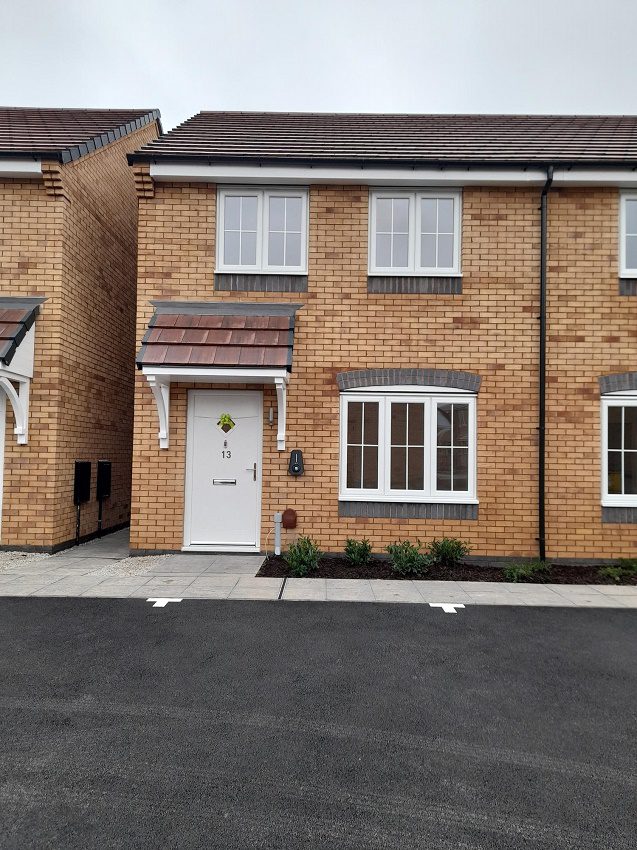 P363 Yew Tree Frontage