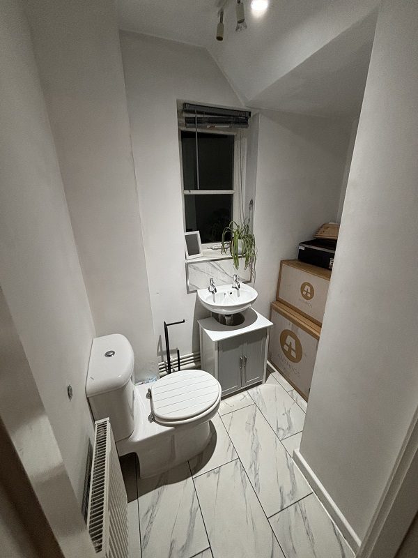 30 Berrowside Downstairs Wc