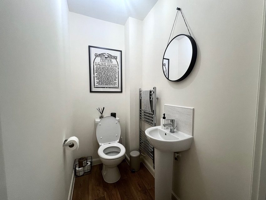 14 Red Oak Drive Downstairs Bathroom