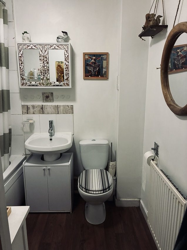 17 Bell Court Bathroom 2