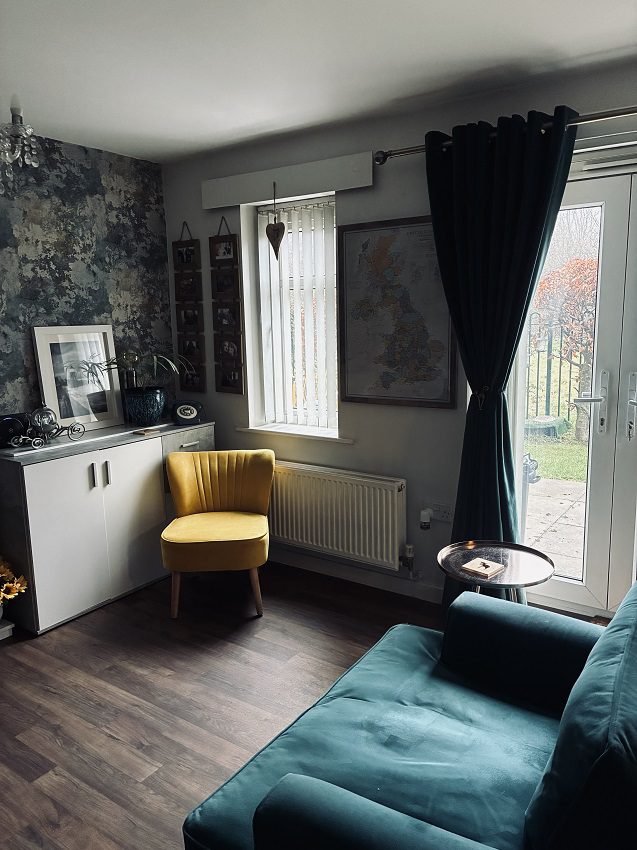 17 Bell Court Lounge