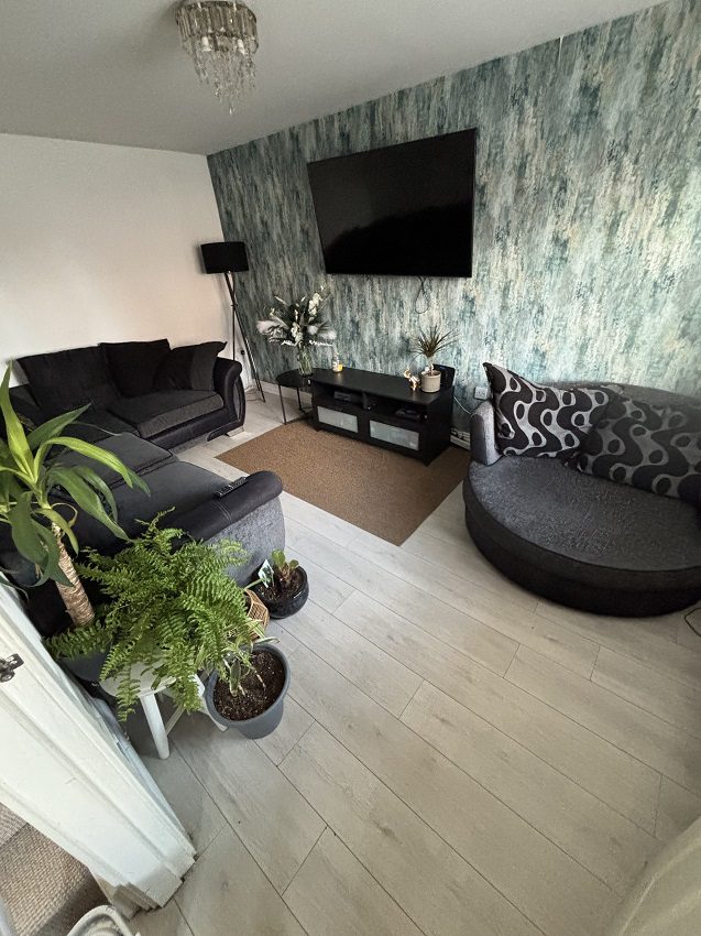 30 Berrowside Lounge