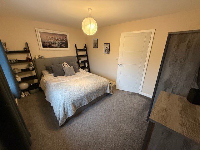 7 Oldbury Close Bedroom