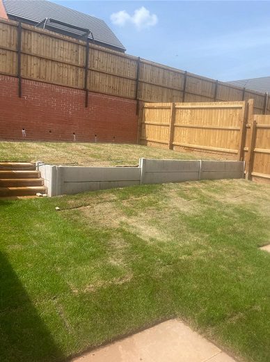 8 Tulip Tree Road Garden