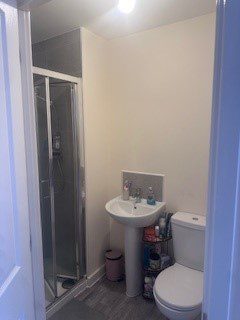 8 Tulip Tree Road Showeroom