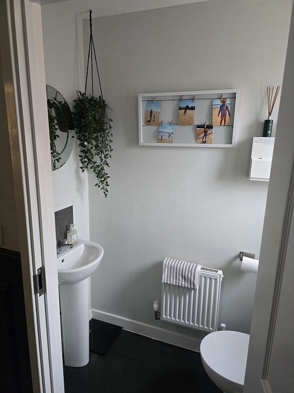 16 Romney Downstairs Wc