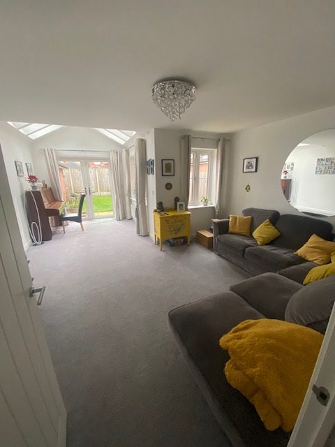 6 Oak Tree Living Room #2