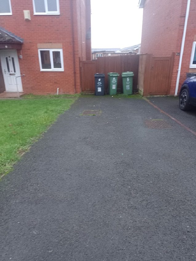 6 Ploughmans Close Driveway