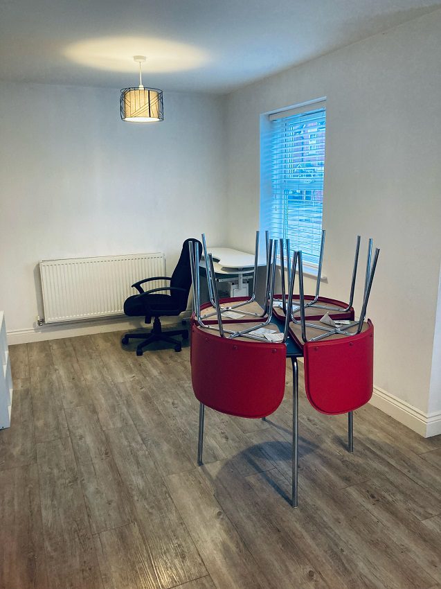 68 Snitterfield Drive Lounge 2