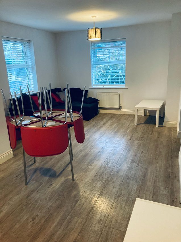 68 Snitterfield Drive Lounge