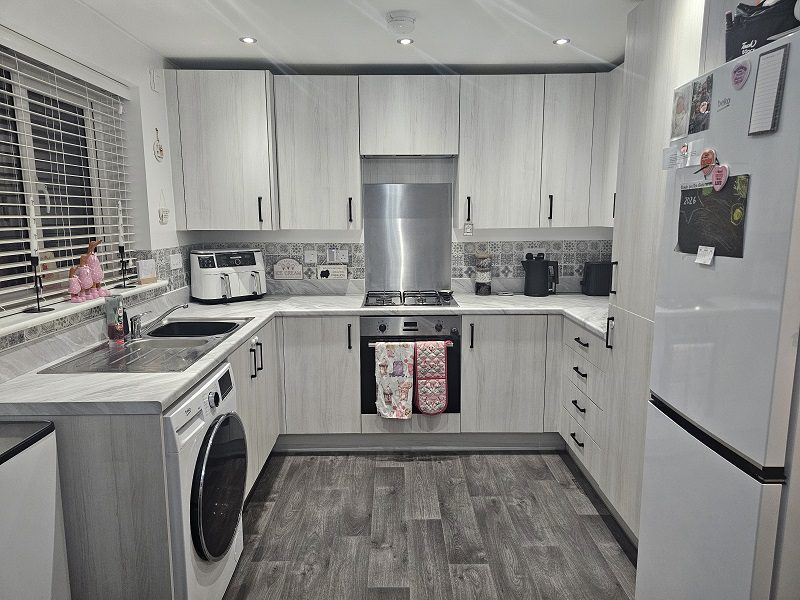 8 Cofa Road 1000029666