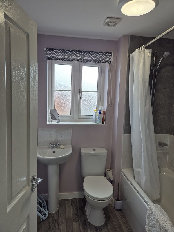 8 Herwick Close Bathroom 2