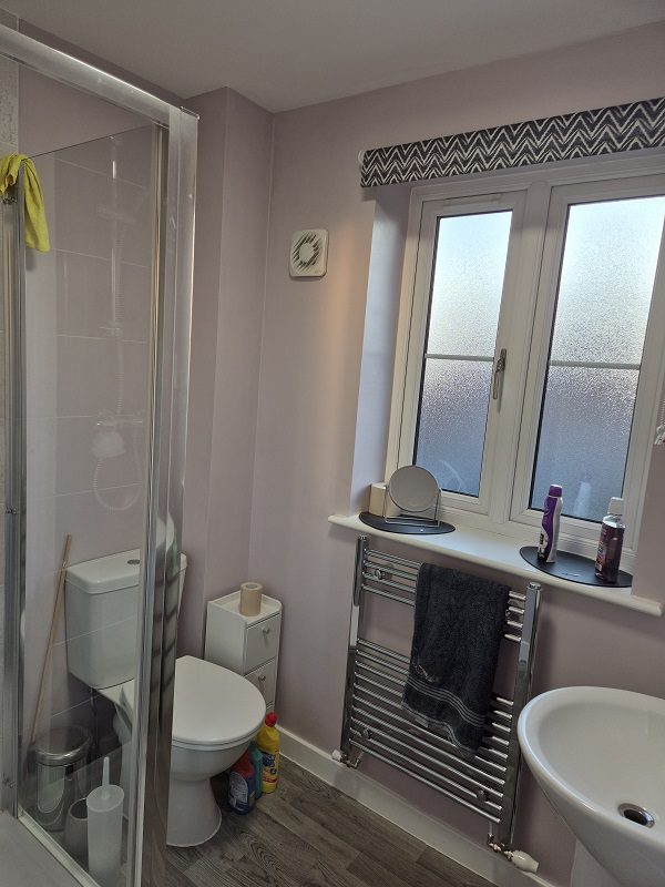 8 Herwick Close Ensuite