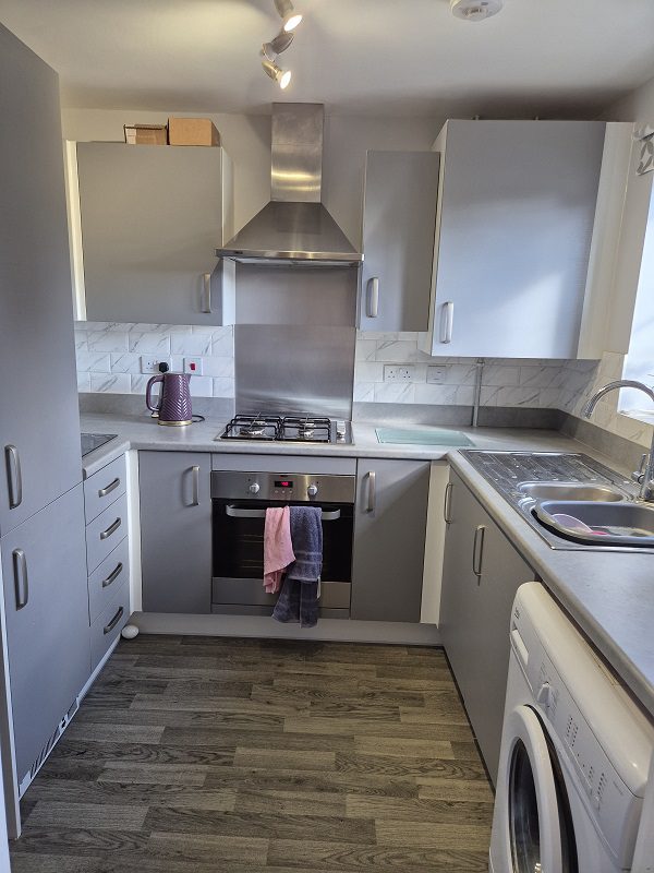 8 Herwick Close Kitchen 2