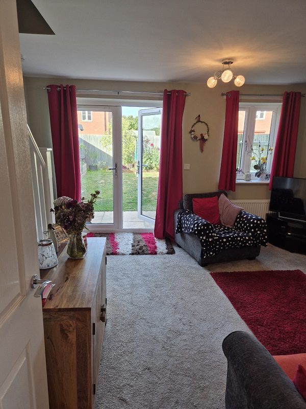 8 Herwick Close Lounge 2