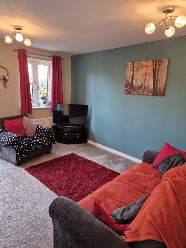 8 Herwick Close Lounge 3