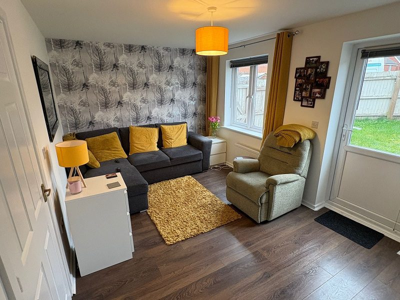 10 Jasper Living Room