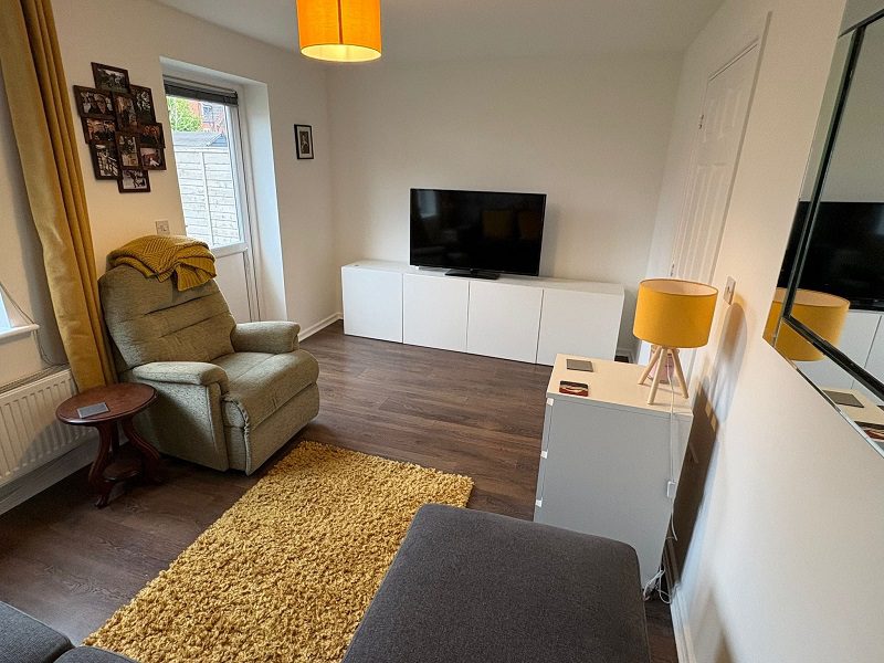 10 Jasper Living Room Picture 2