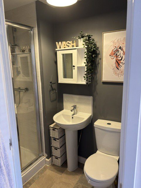19 Acorn Road Ensuite