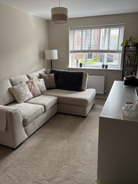 19 Acorn Road Living Room 2