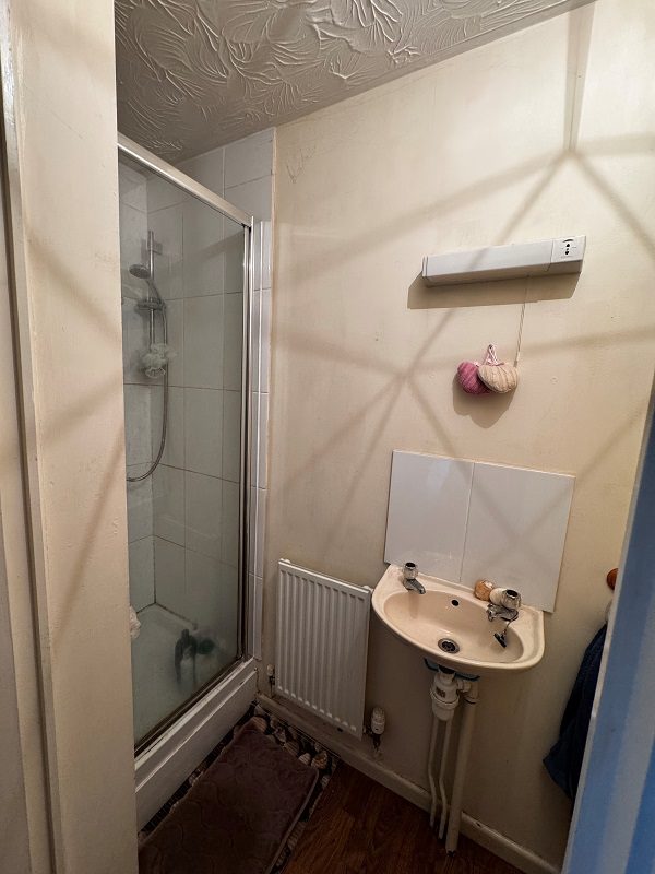 33 Chichester Showerroom