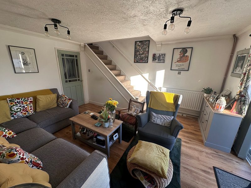 7 Lea Walk Lounge 2