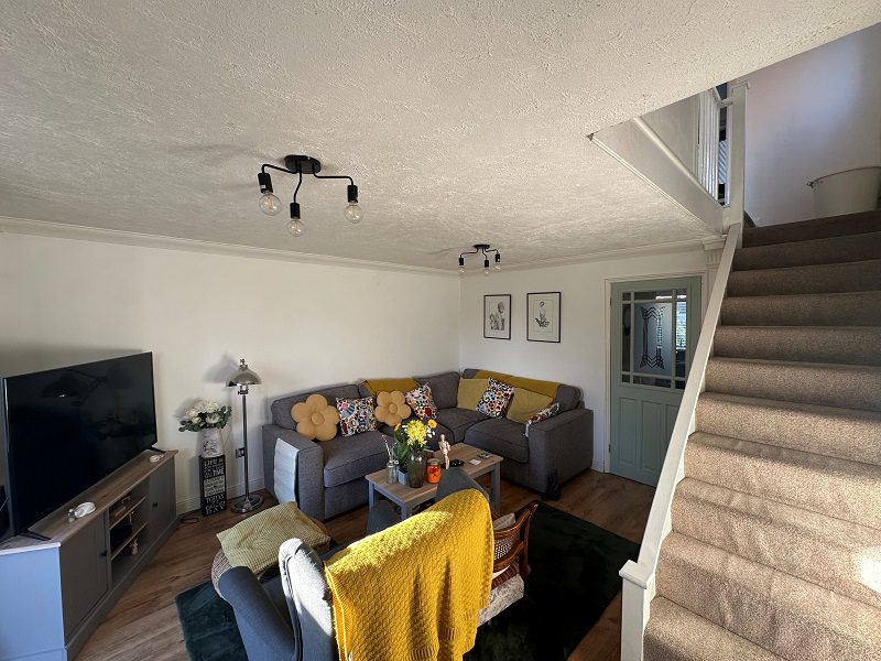 7 Lea Walk Lounge
