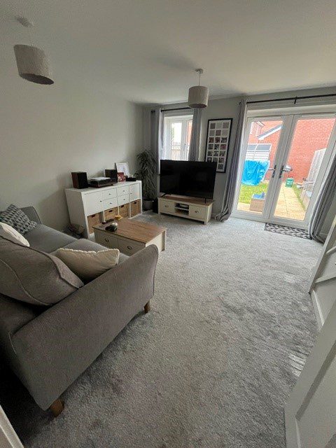 2 Herwick Close 8